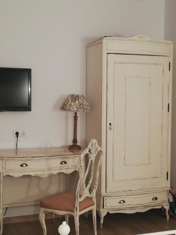 Hostal El Lugar De La Mancha Argamasilla de Alba Esterno foto