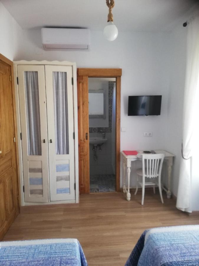 Hostal El Lugar De La Mancha Argamasilla de Alba Esterno foto