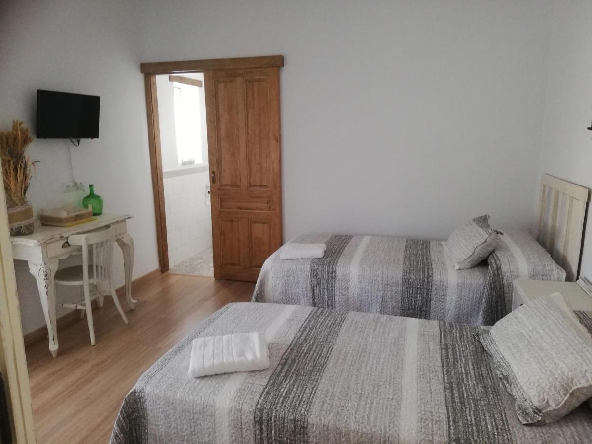 Hostal El Lugar De La Mancha Argamasilla de Alba Esterno foto