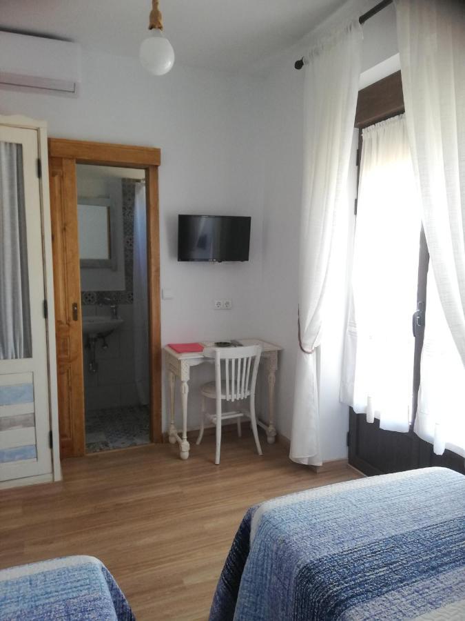 Hostal El Lugar De La Mancha Argamasilla de Alba Esterno foto