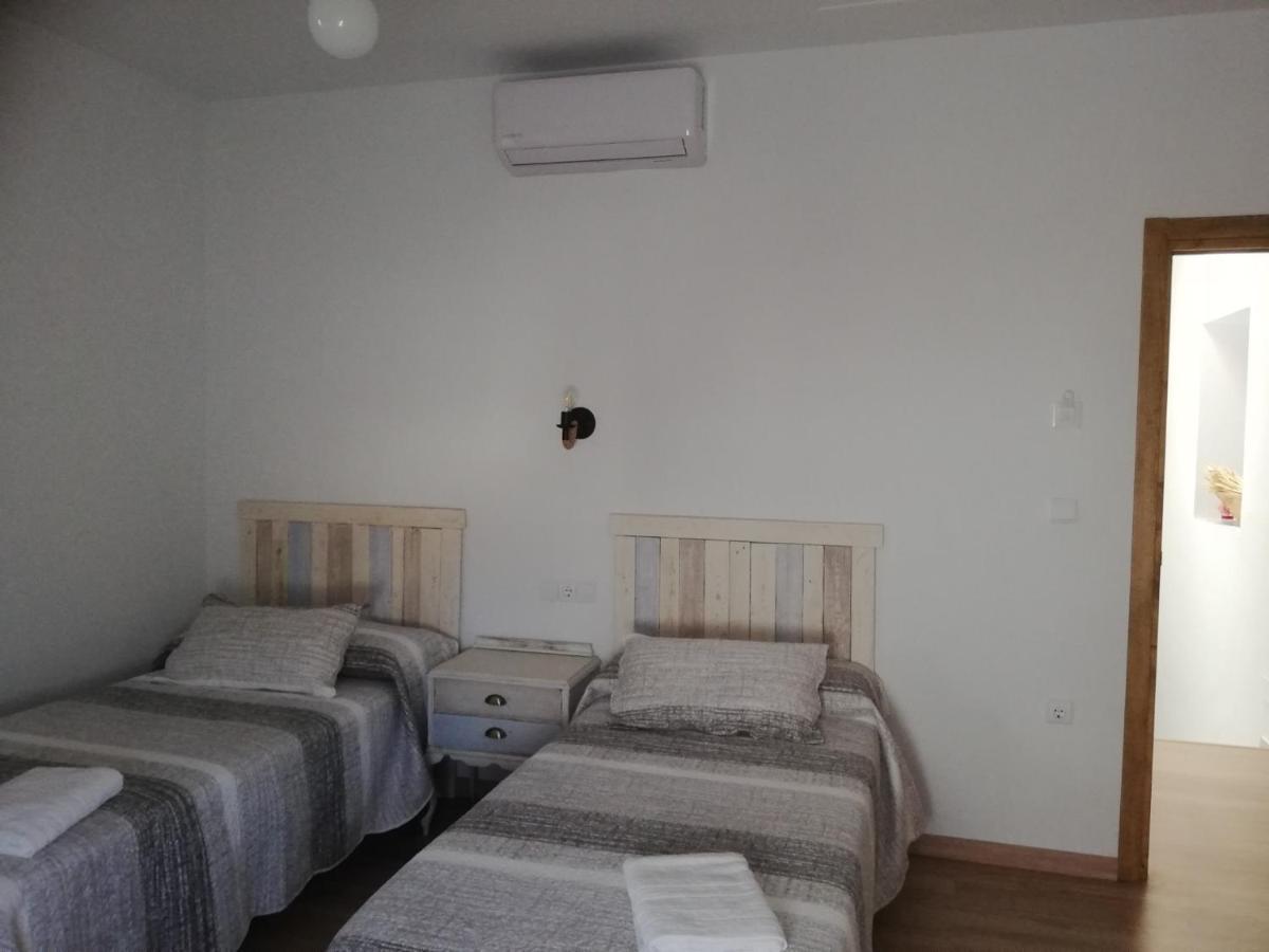 Hostal El Lugar De La Mancha Argamasilla de Alba Esterno foto
